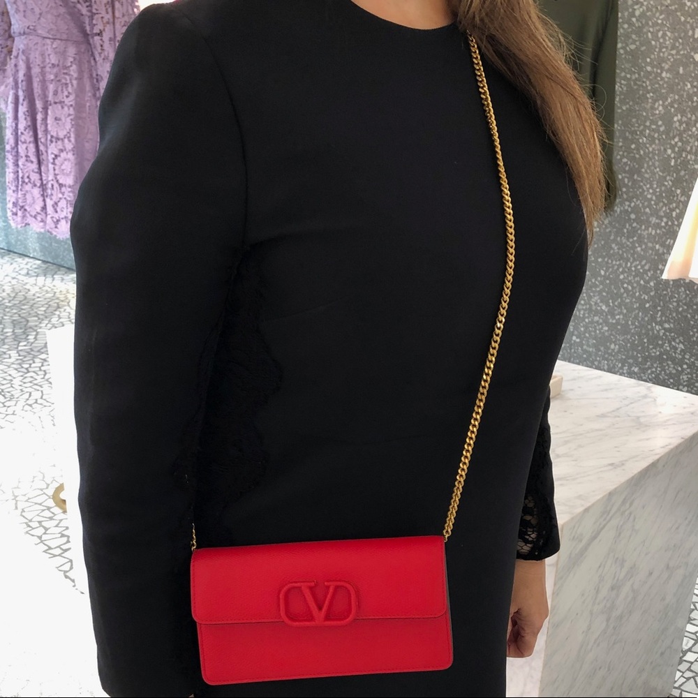 LIKE NEW Valentino Wallet on Chain